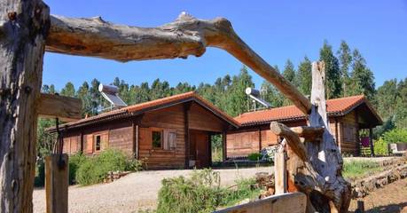 Gîte pour 2 personnes, avec piscine dans Aguda