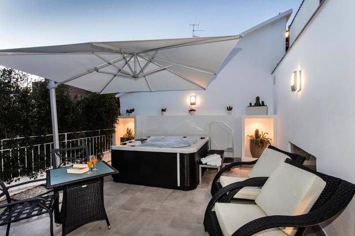 Ośrodek wypoczynkowy dla 2 osób, z Balkon i Jacuzzi oraz Taras w Sorrento