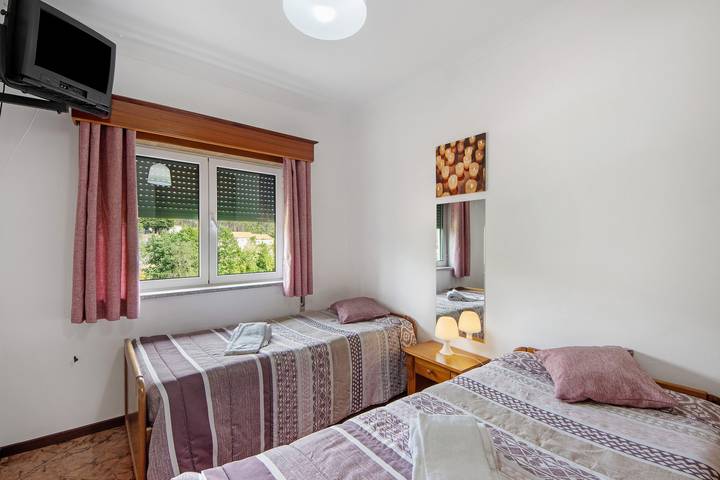 Gîte pour 2 personnes, avec jardin dans Castro Daire