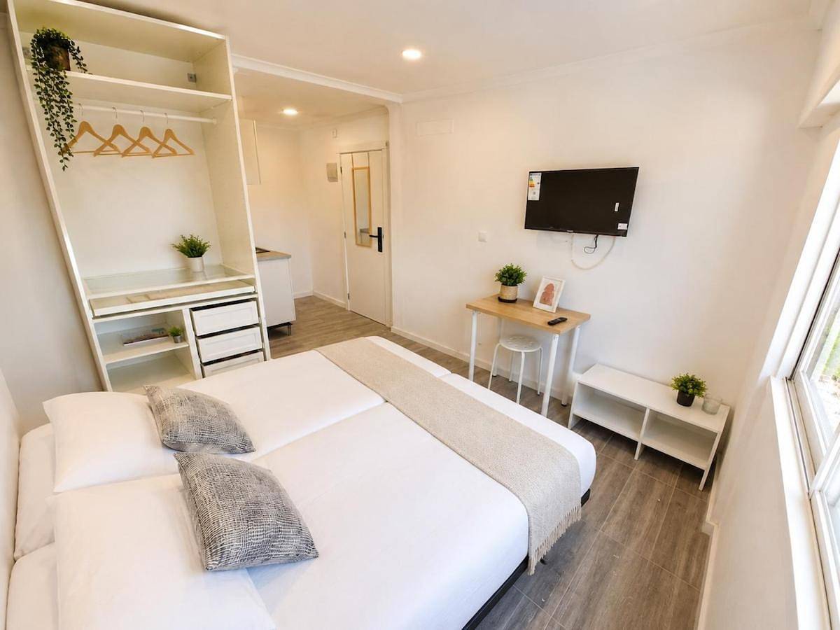 Apartamento inteiro, Exclusive Studio Kitchenette e Wc Privativo in Abrantes e Alferrarede, Rio Tejo
