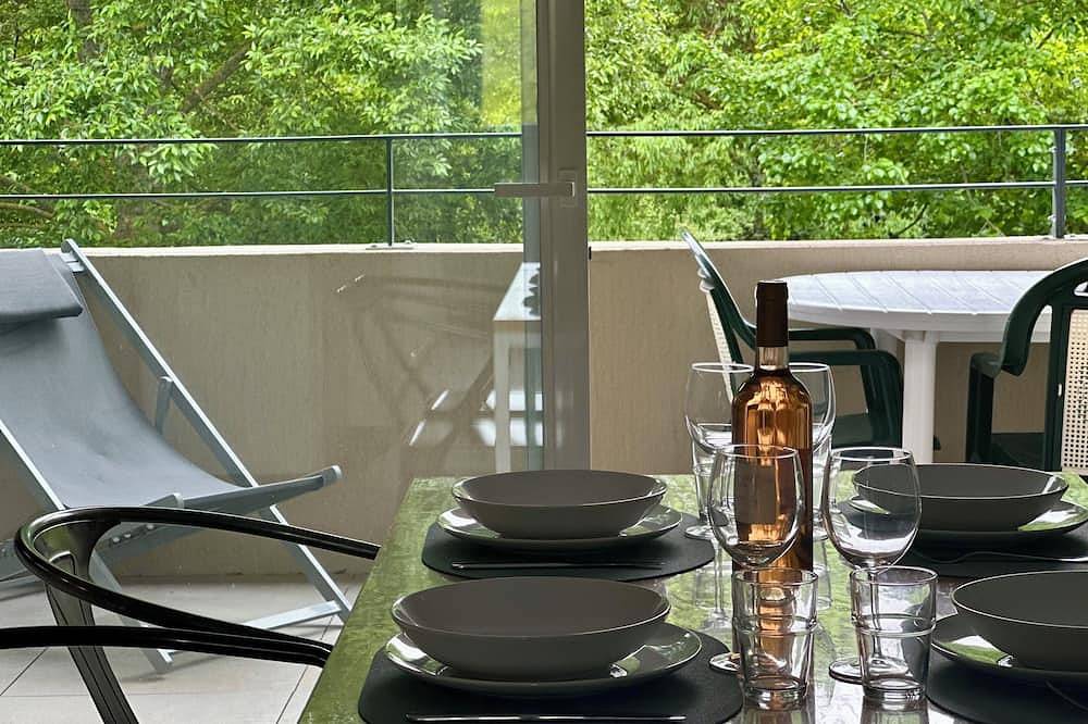 Appartement entier, Le 27 Grimaldi, T2 au calme de 50m2 à 5 min du Festival de Piano in La Roque-d'Anthéron, Région d'Aix-en-Provence