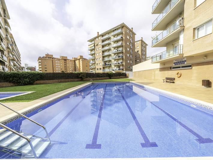 Ferienwohnung für 5 Personen, mit Balkon und Garten sowie Pool in Santa Susanna