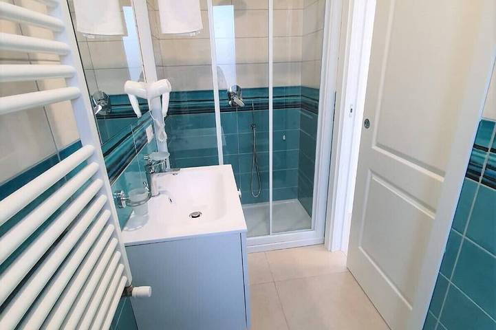 Gîte pour 4 personnes, avec terrasse ainsi que jardin et piscine à Tropea - 4