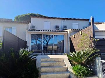 Gîte pour 6 personnes, avec terrasse et piscine à Gassin