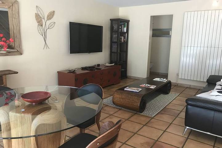 Gîte pour 4 personnes, avec piscine et jardin à La Bouilladisse - 2