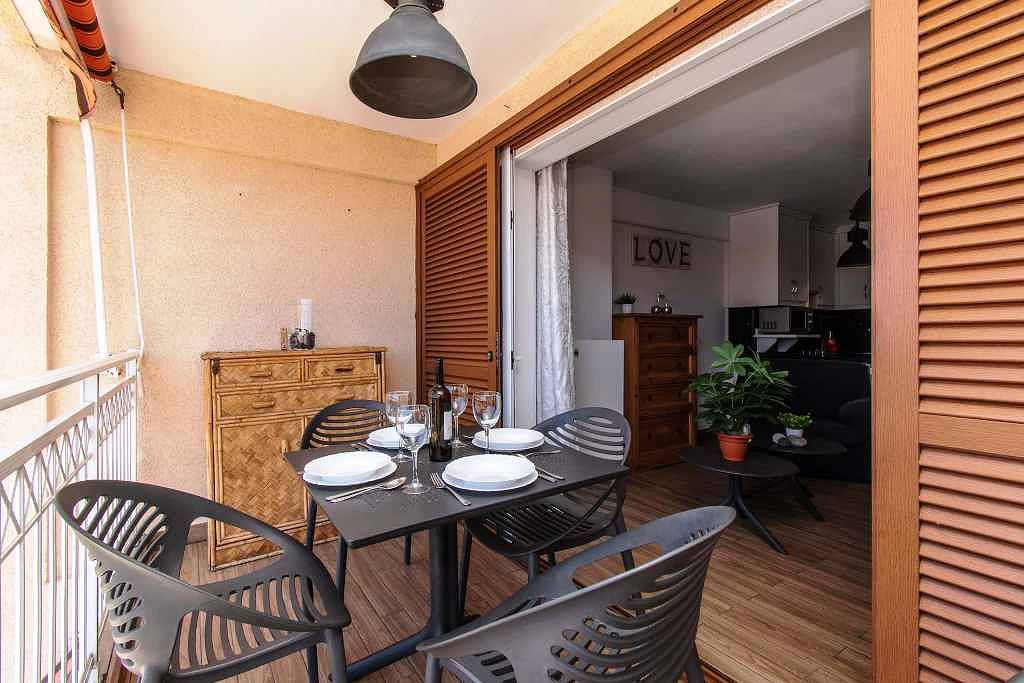 Entire holiday apartment, Flat in close proximity to the beach in Playa de las Américas, Arona