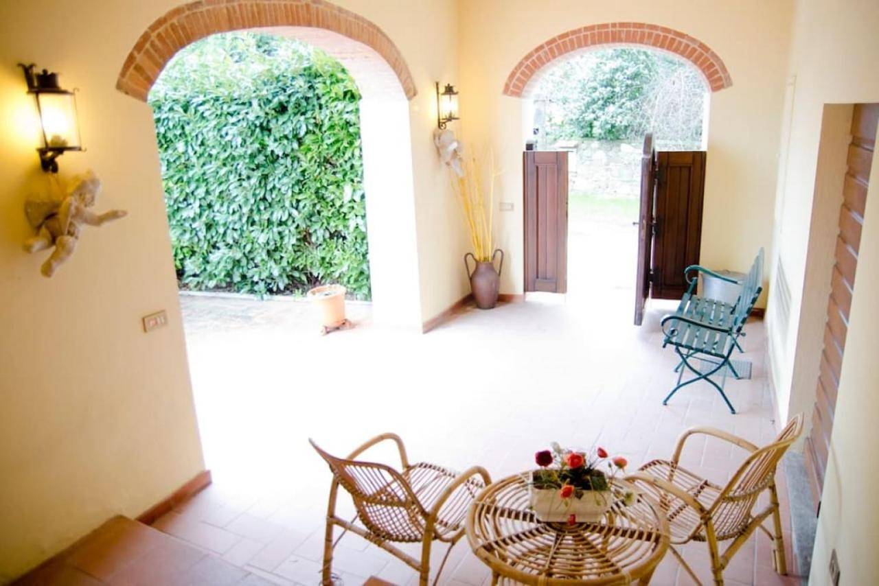 Podere Belvedere - Villa with private swimming-pool by Charming Italy Tour in Carmignano, Provincia di Prato