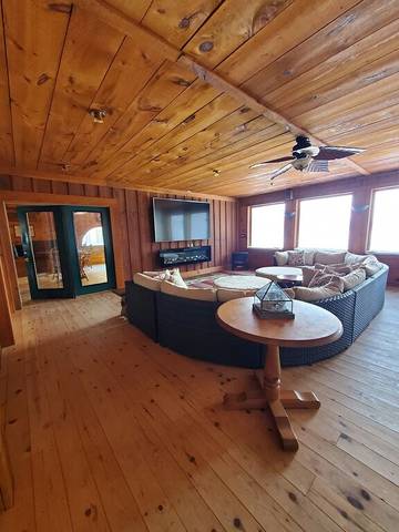 Lodge for 20 Guests in Lake Huron ON, Ontario, Picture 1