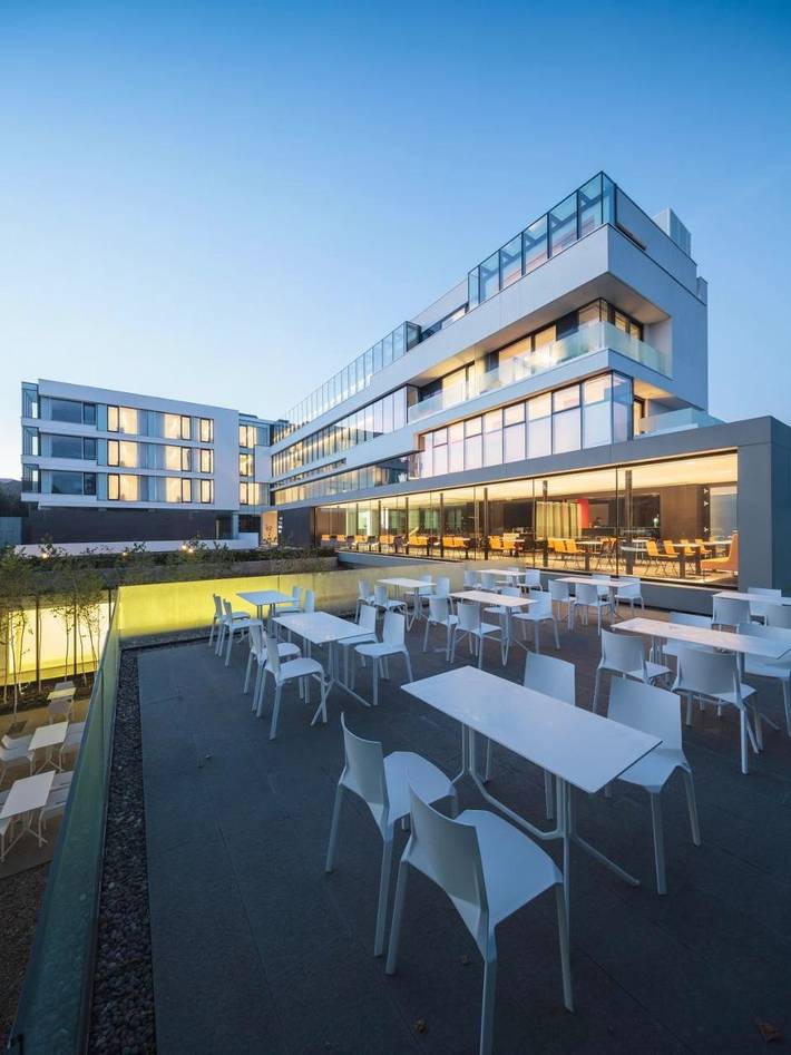 Hôtel pour 3 personnes, avec jacuzzi ainsi que jardin et sauna