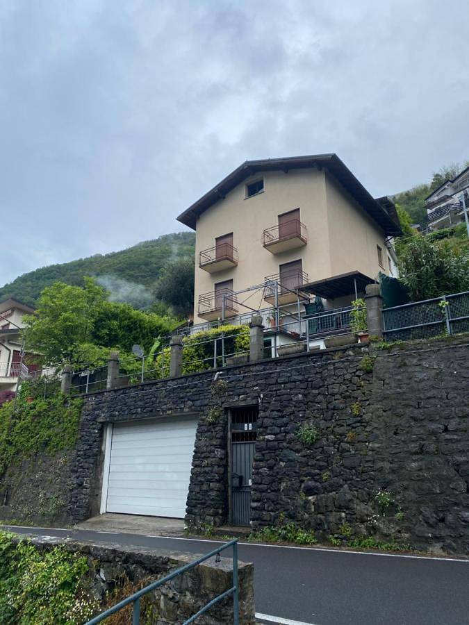 Gîte pour 4 personnes, avec vue sur le lac ainsi que vue et jardin dans Nesso - 4