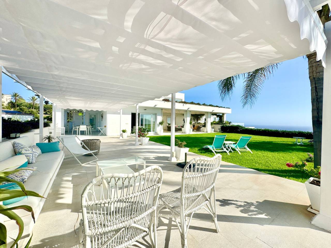 Villa 'Amarna' com Vista Mar, Wi-Fi e Ar Condicionado in La Herradura, Almuñécar
