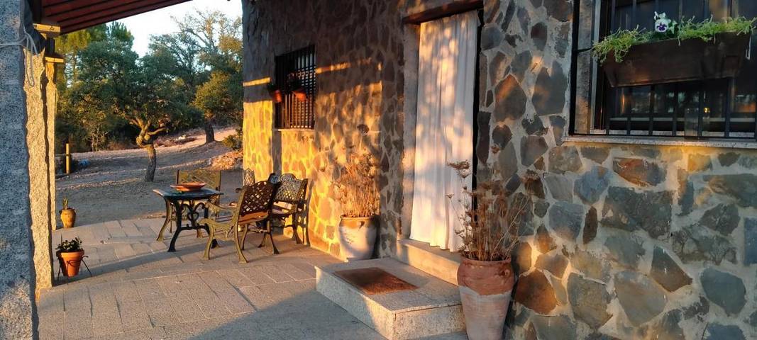 Casa rural para 3 personas, con vistas además de jardín y terraza, Se admiten mascotas en Los Pedroches - 3