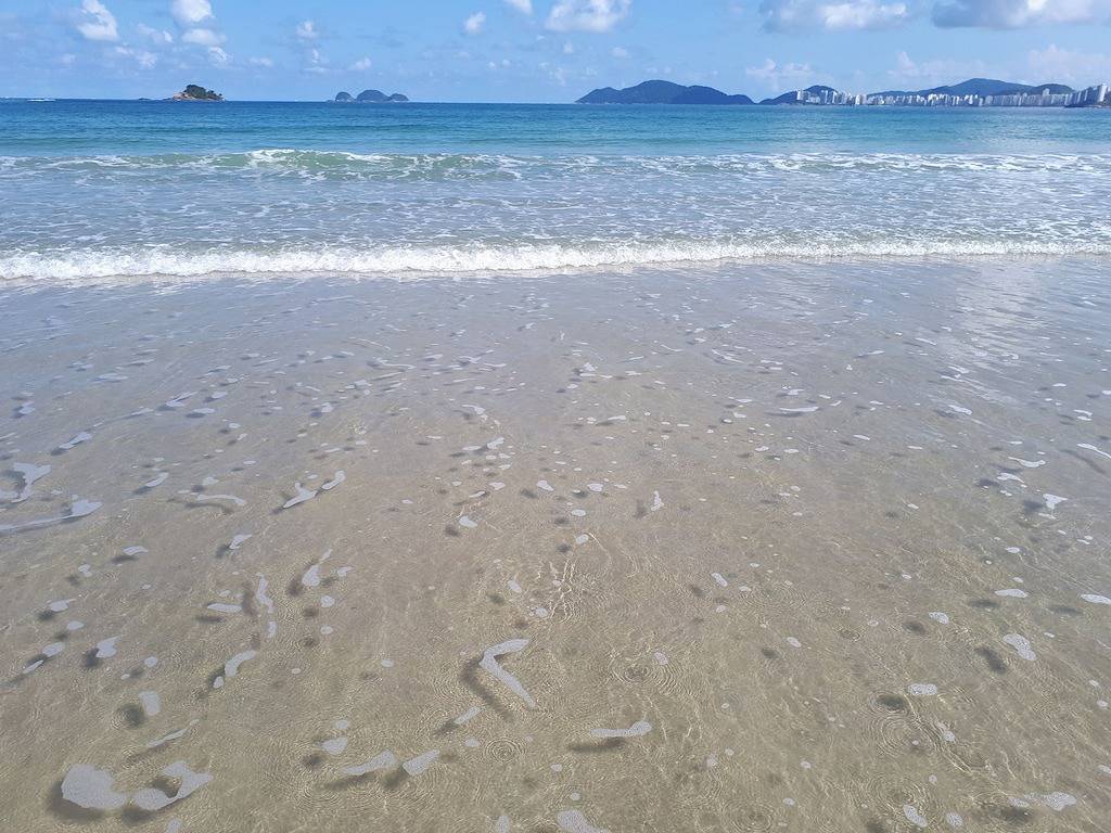 Ganze Wohnung, Apto Bucht 2 Blocks vom Meer für 6 Personen in Tortuga (Guarujá), Praia da Enseada (Guarujá)