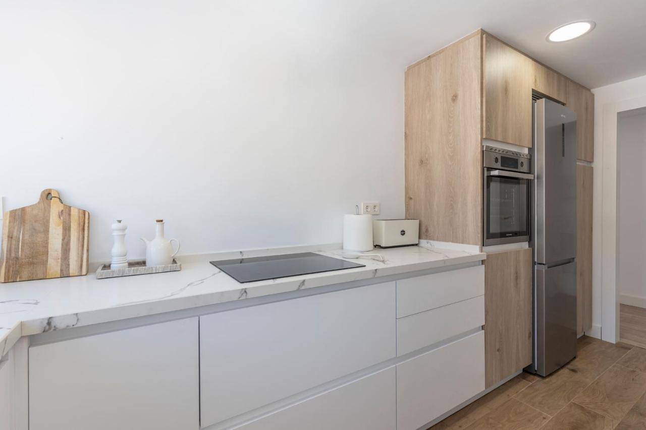 Apartamento entero, Atico espacioso con vistas panorámicas in Calahonda, Costa Tropical