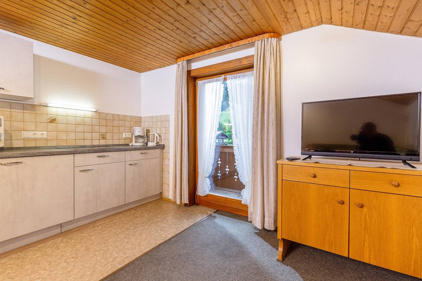 Ganze Ferienwohnung, Landhaus Gstatter - Ferienwohnung mit Balkon und Bergblick, 72 qm in zentraler Lage in Reit im Winkl, Bayerische Alpen
