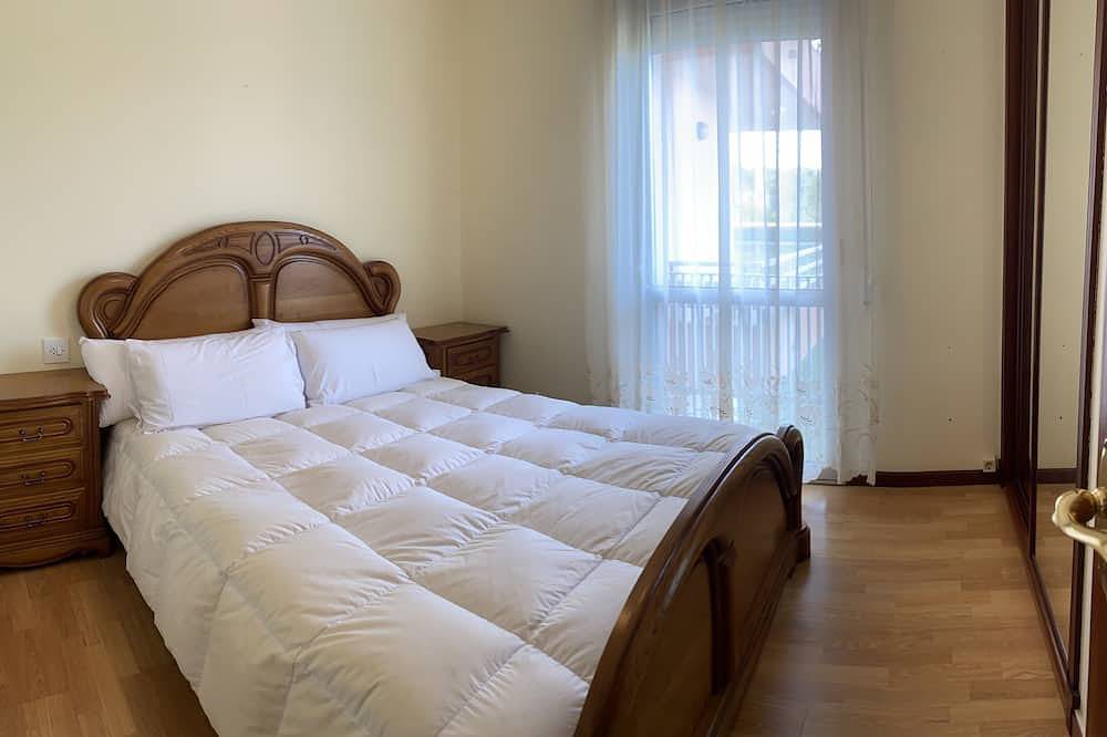 Entire apartment, Costa Verde Apartment.  Pedras Negras Area in San Vicente do Mar, O Grove