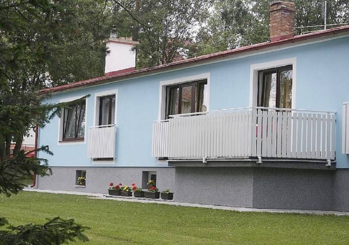 Ferienhaus für 6 Personen, mit Garten und Ausblick in Lipno