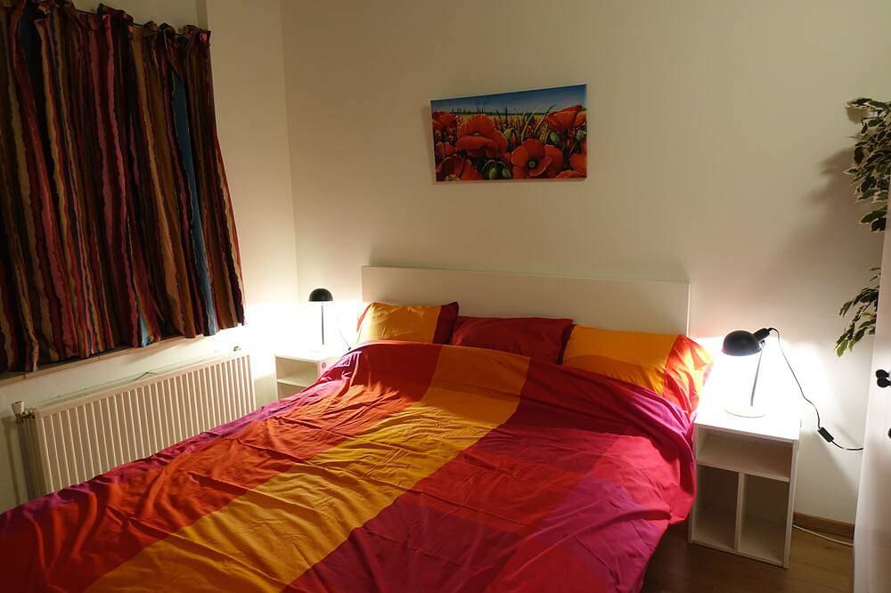 Lovely vacation home with spacious terrace, close to beach and places of interest in Noordwijkerhout, Niederländische Nordsee