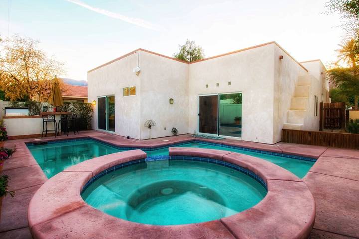 Vacation rental for 8 people, with yard and hot tub, with pets in La Quinta (CA)