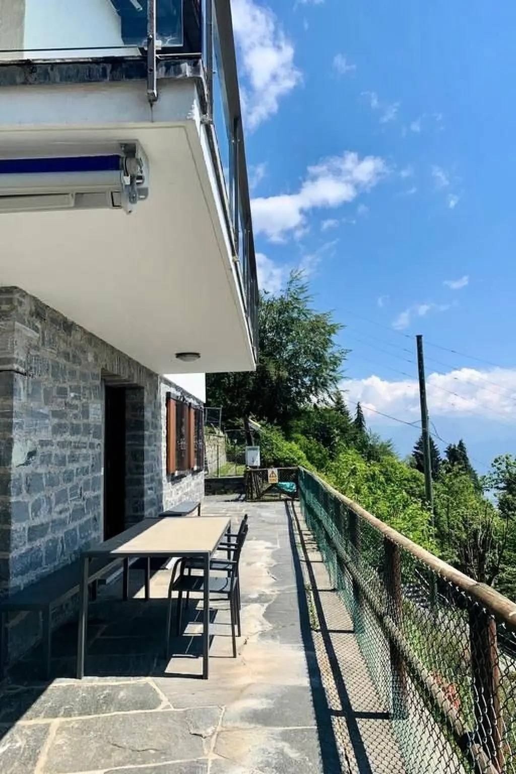 Entire apartment, 3 Pièces 4 Personnes in Monte Brè sopra Locarno, Locarno