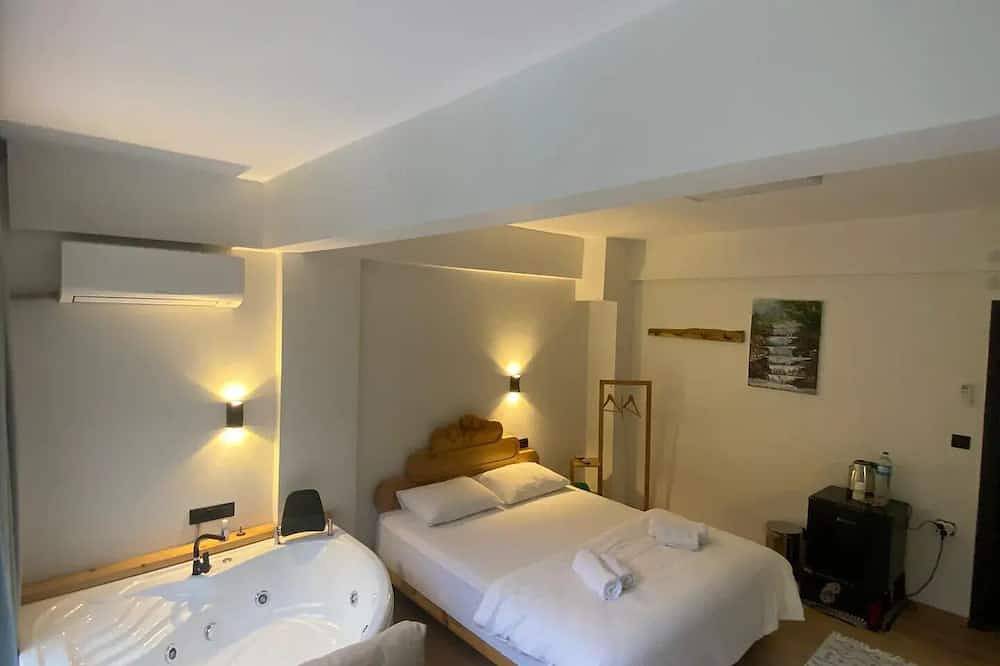 Pine Suit with river view in Çamlıhemşin, Schwarzmeerregion