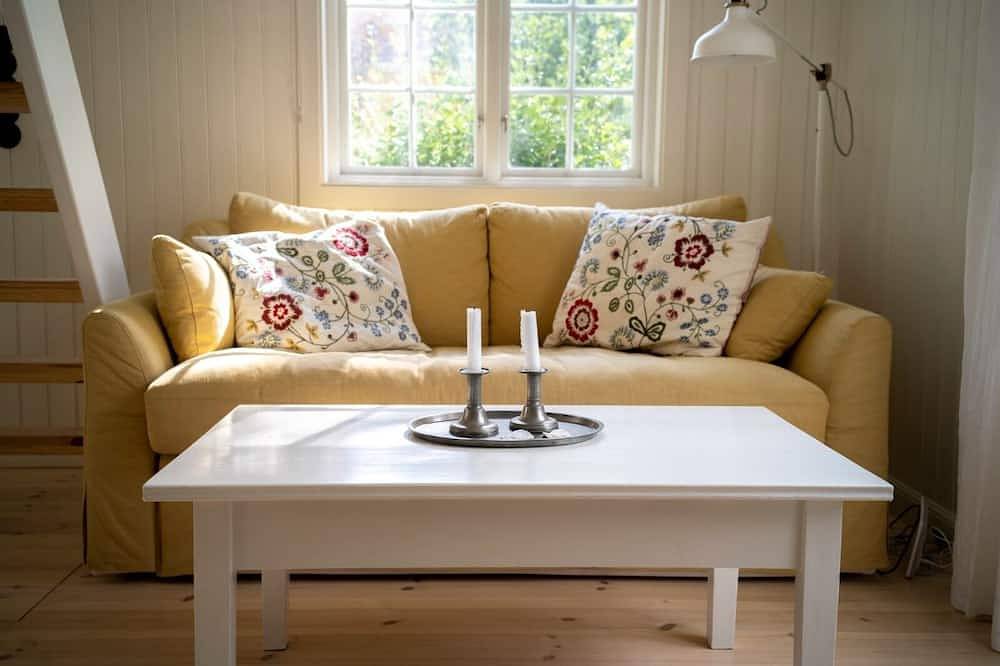Charming lake house with private jetty and amazing seaview in Vaxholm, Stockholmer Schärengarten