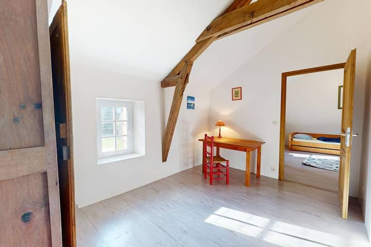 Gîte pour 12 personnes, avec piscine ainsi que terrasse et jardin à Saint-Julien-des-Landes - 3