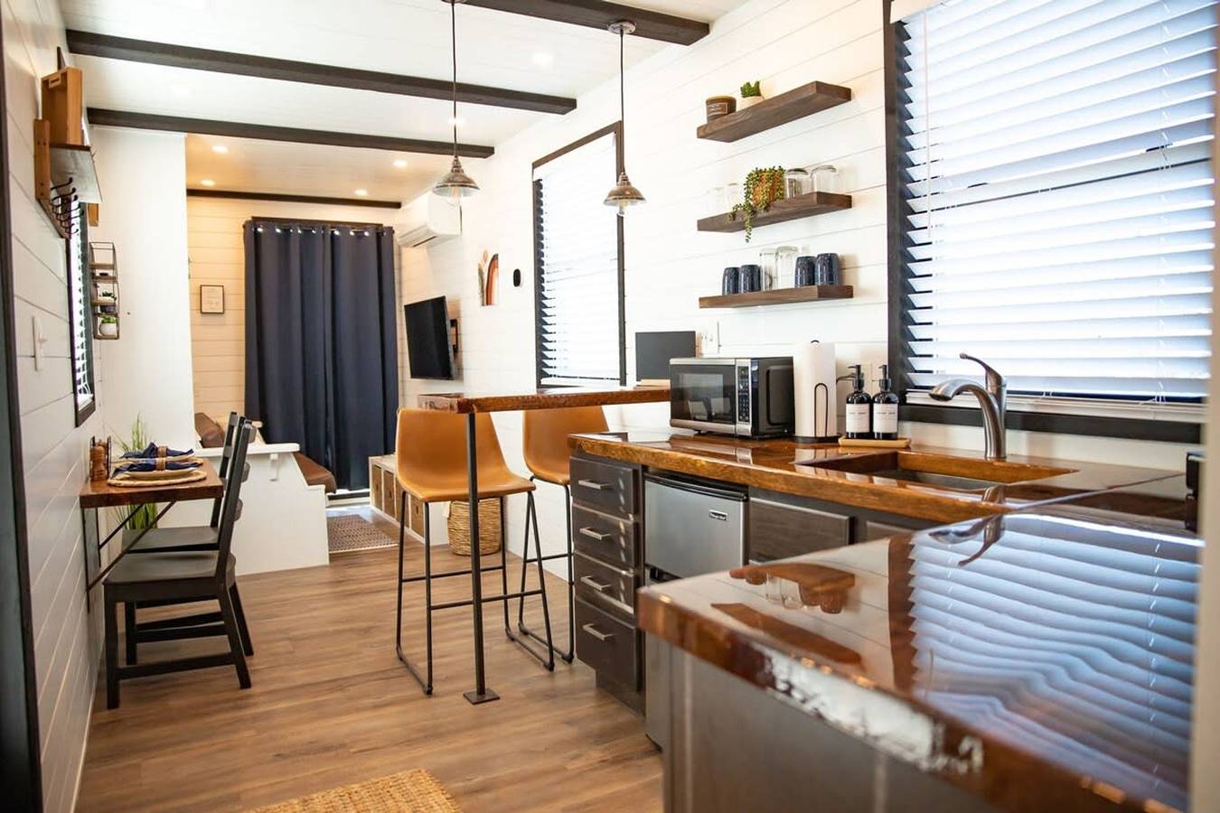 New  Moonlight Ridge-Shipping Container Home in Condado de Brewster