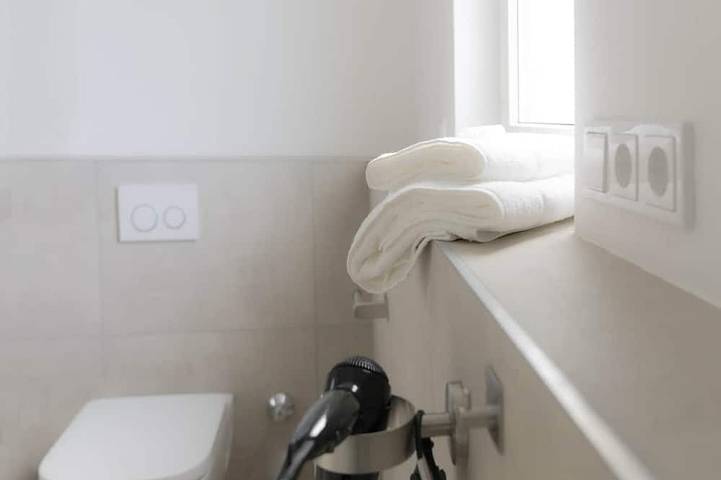 Ganze Wohnung, Comfort Apartment Nr. 8 im 1. Stock links (Straßenseite, Balkon) in Dormagen, Rhein-Kreis Neuss