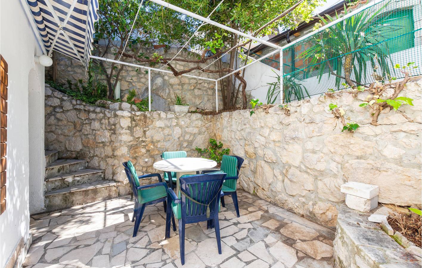Cały apartament wypoczynkowy, Apartament wakacyjny dla 4 osób z taras in Celina, Omiš-Riviera