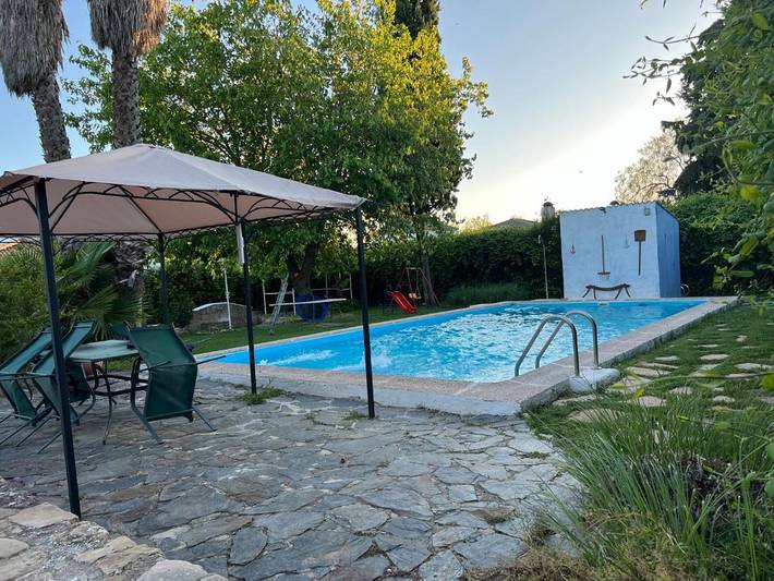 Apartamento para 8 personas, con Terraza además de Jardín y Piscina en Úbeda
