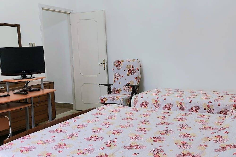 Villa mitten im Grünen, nur wenige Minuten vom Meer entfernt in Portixeddu, Fluminimaggiore