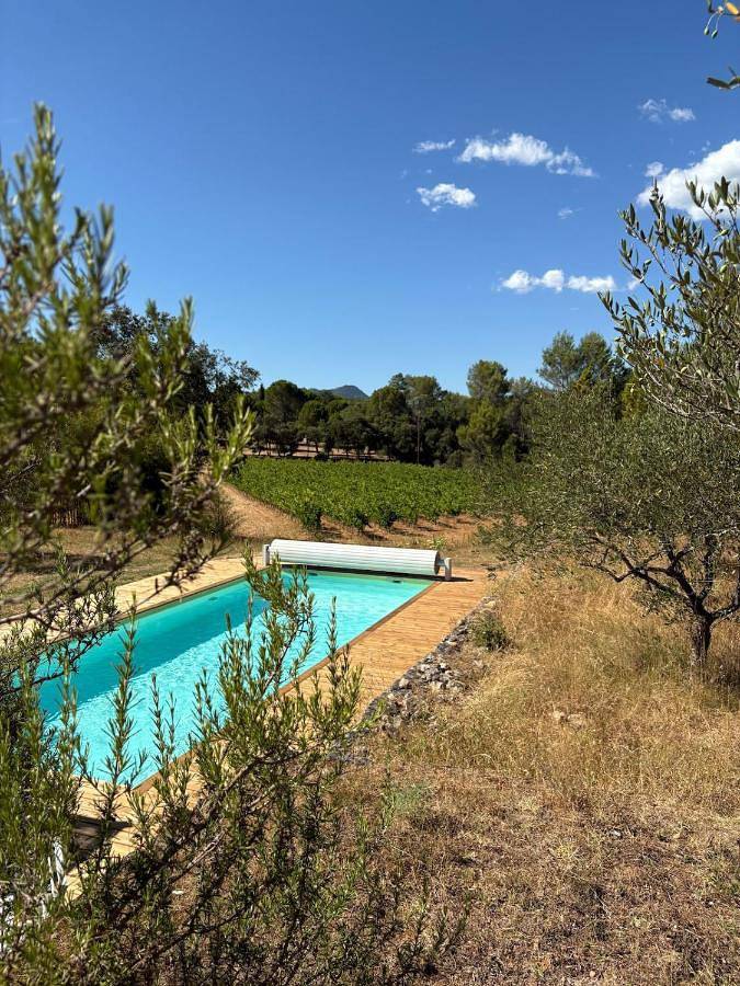 Villa pour 8 personnes, avec vue ainsi que piscine et jardin, animaux acceptés