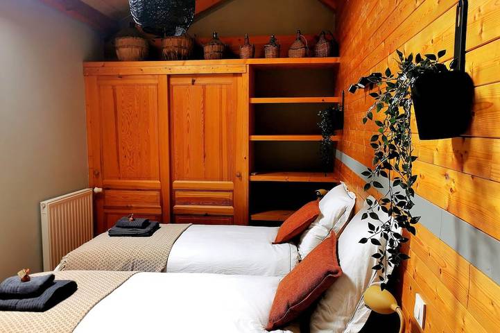 Gîte pour 21 personnes, avec sauna ainsi que jardin et terrasse à Saint-Agrève - 3