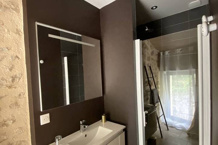 Location de vacances pour 2 personnes, avec jardin à Cabrerets - 4