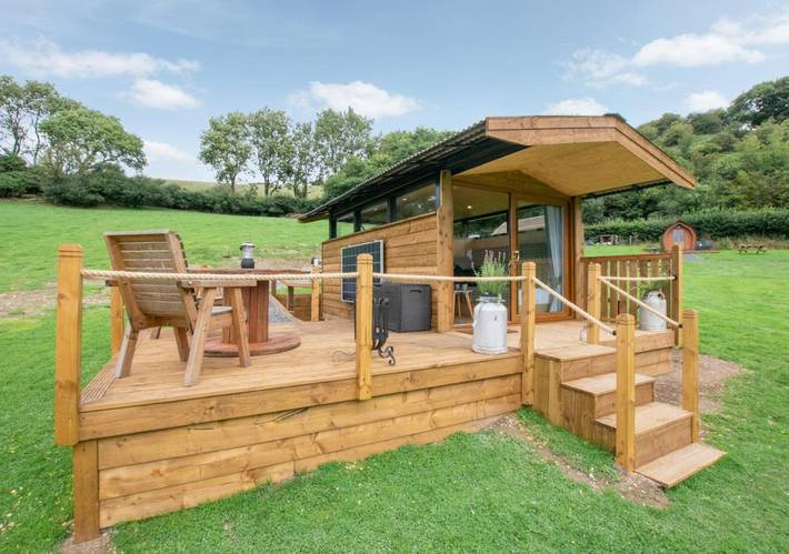 Holiday home for 2 people, with garden and hot tub in Wales
