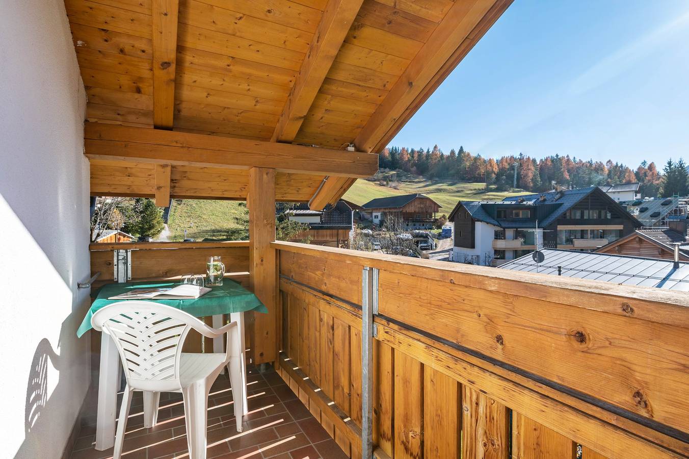 Appartamento intero, Appartamento '4' con vista sulle montagne, giardino in comune e Wi-Fi in Badia, Dolomiti Superski
