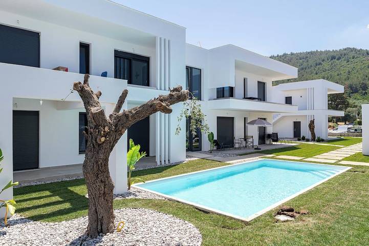 Holiday rental for 3 people, with garden and pool as well as balcony, with pets in Thassos