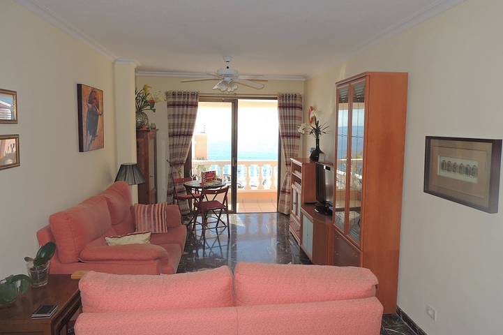 Ganze Wohnung, Spektakuläre Sonnige Wohnung Mit WIFI, Pool, Panorama-Klippe Und Meerblick. in Playa de los Guíos, Santiago del Teide