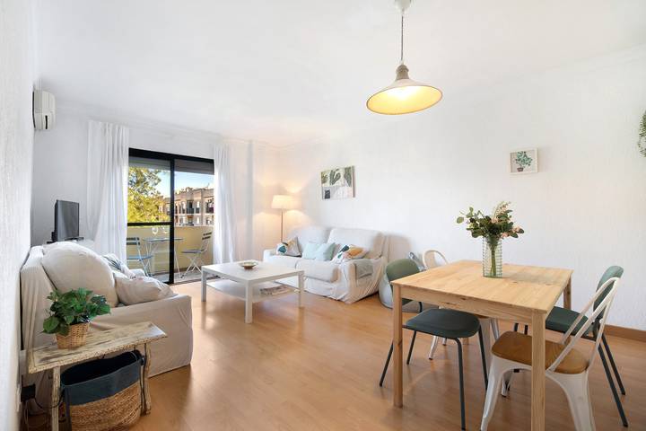 Location de vacances pour 4 personnes, avec Balcon et Jardin