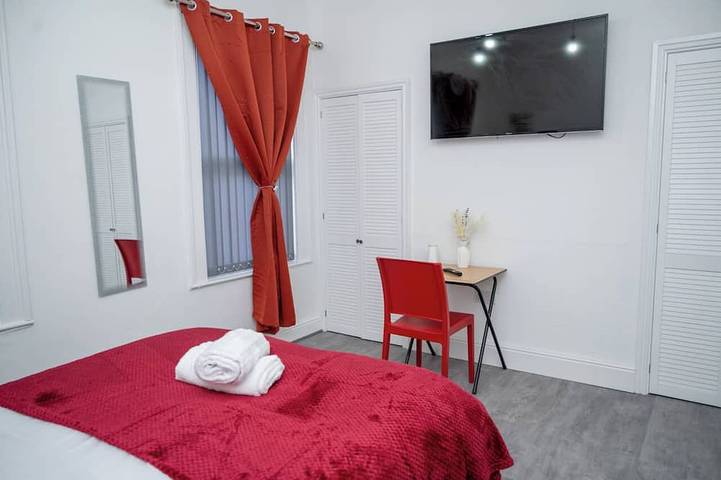 Vacation rental for 7 people, with Terrace in Liverpool