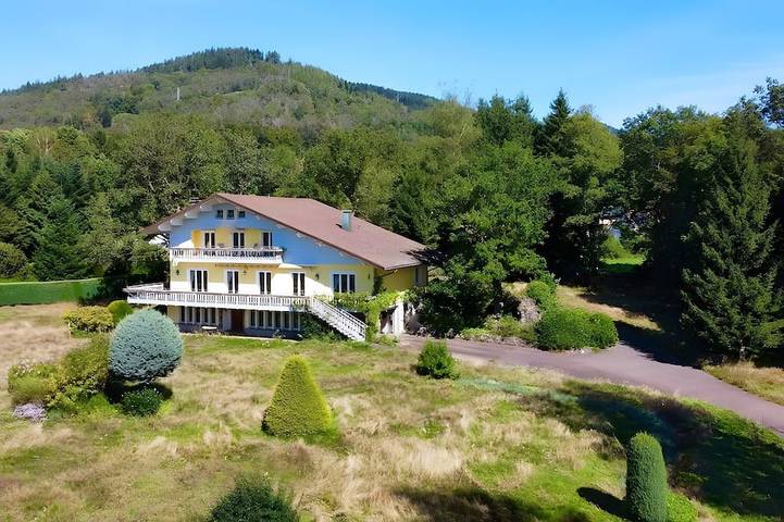 Chalet pour 15 personnes, avec jacuzzi ainsi que balcon et sauna, animaux acceptés