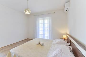 Ferienwohnung für 4 Personen, mit Balkon/Terrasse in Bibinje