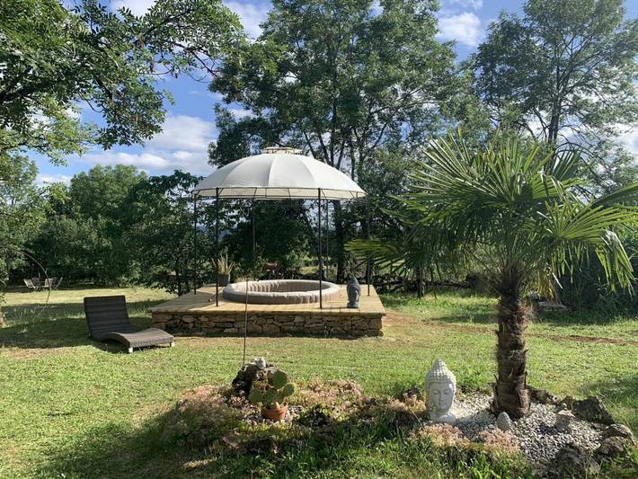 Gîte pour 2 personnes, avec jardin et jacuzzi à Faycelles - 4