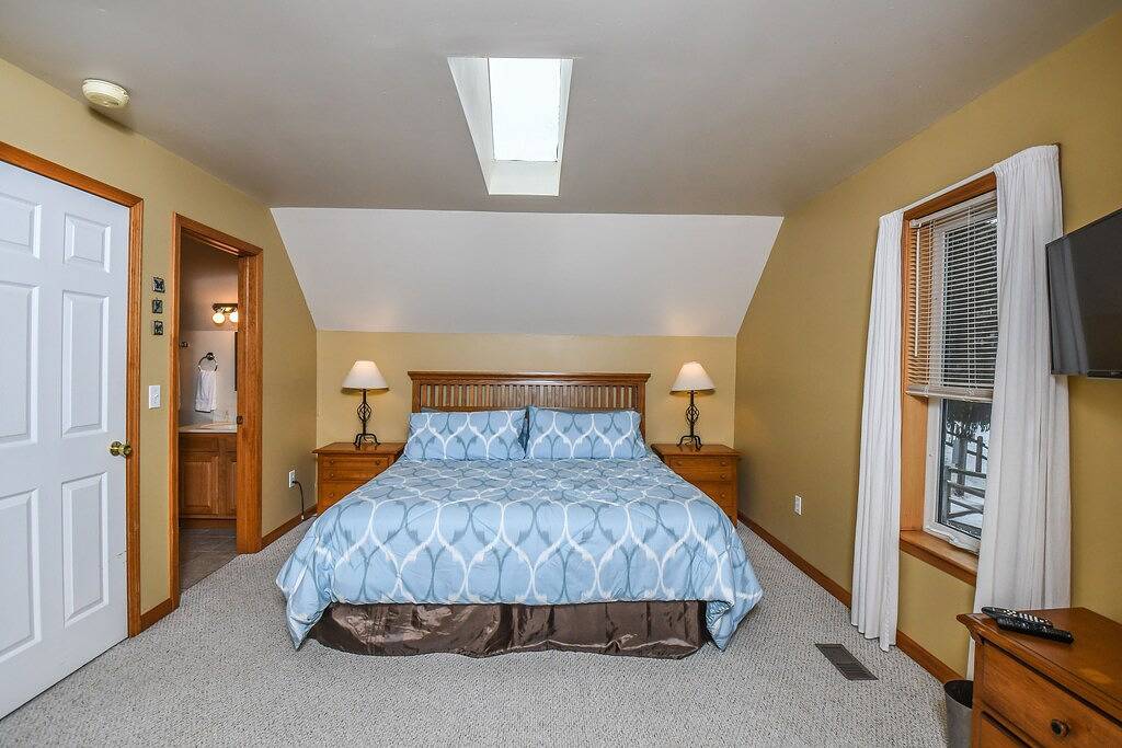 Amazing Lakefront Home zu Fuß zu Skipisten! in McHenry, Deep Creek Lake