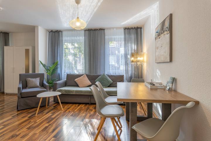 Entire apartment, Apartment "The Riverside Flat" with Balcony and Wi-Fi in Meiderich/Beeck, Duisburg
