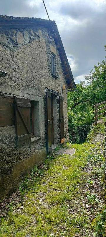 Gîte pour 5 personnes, avec jardin et terrasse, animaux acceptés à Rousses