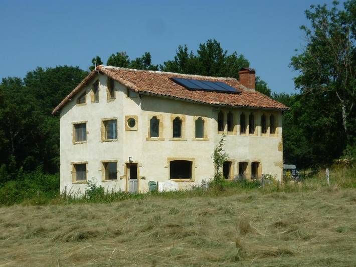 Gîte pour 6 personnes, avec balcon et jacuzzi dans Sainte-Foy (Saône-et-Loire)