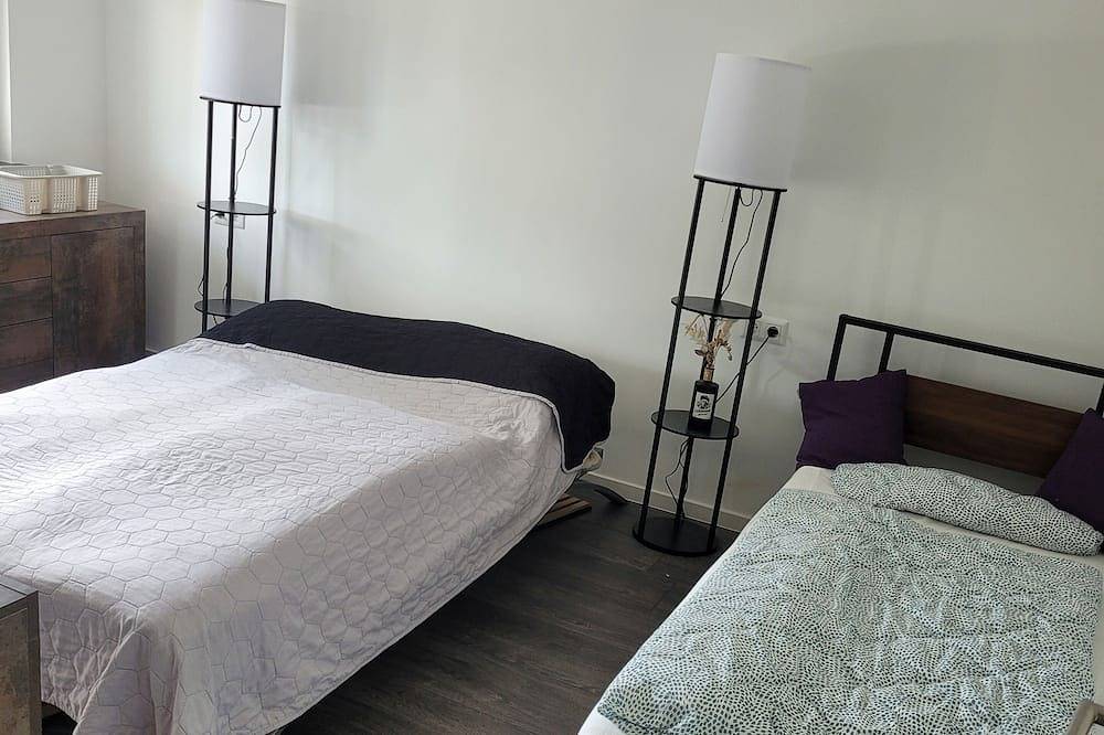 Ganze Wohnung, Schöne 2 Zimmer Einliegerwohnung mit Blick auf die Burg Hohenzollern in Hechingen, Neckar-Alb