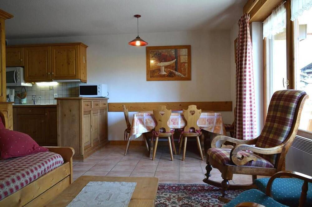 Apartamento entero, A 250m de las pistas de esquí, 3.o piso, vista pistas, balcón, tv, 49m², Le Grand Bornand in Chinaillon, Le Grand-Bornand